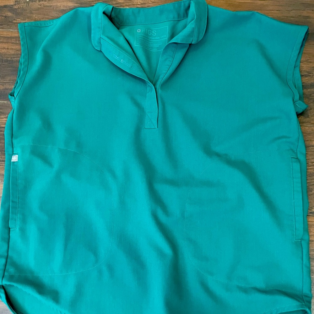 Figs hunter green scrub top XXS